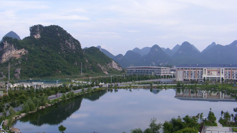 结合以上分析，企业在选择深圳工业电子设计公司时，可以从以下几个方面进行考量：