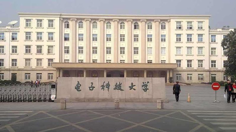 电子元器件定制：揭秘背后的关键考量**